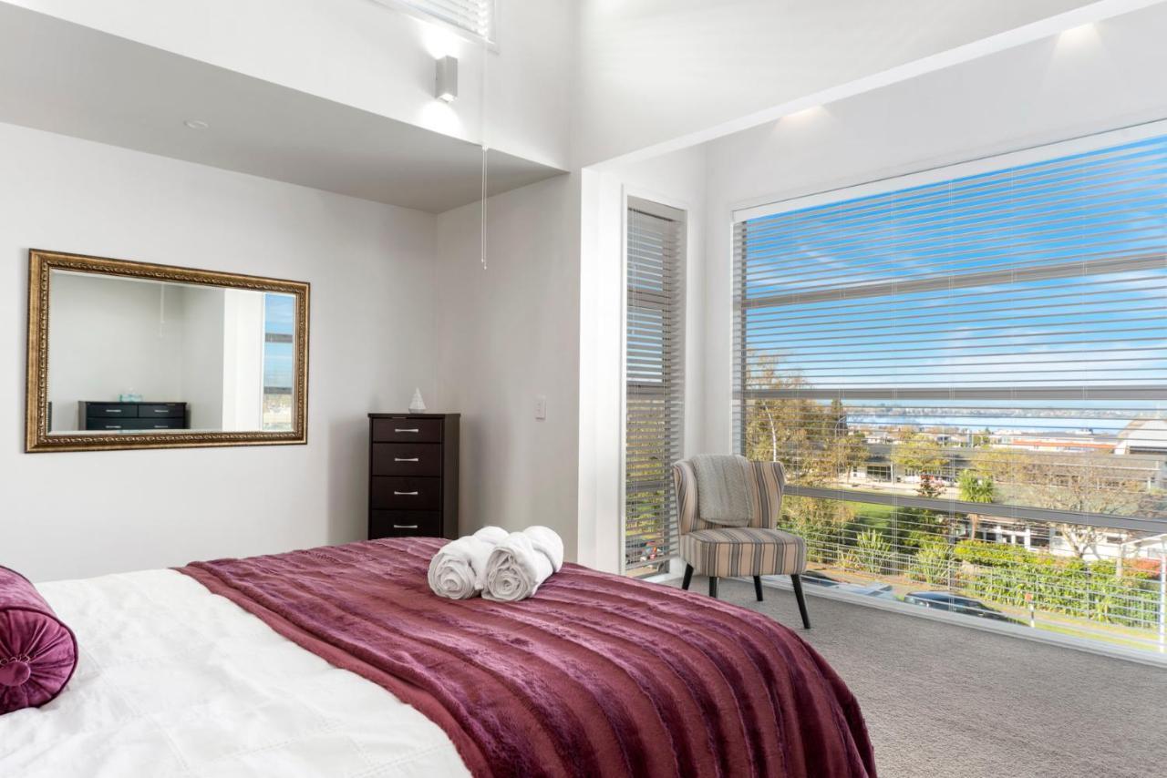 Lakeview Luxury - Taupo Holiday Apartment Екстер'єр фото