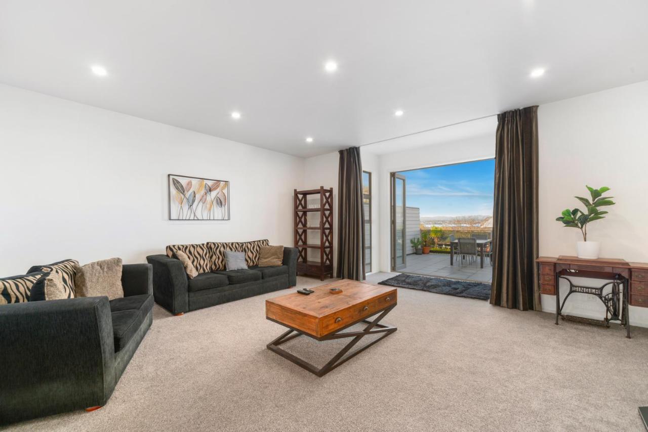 Lakeview Luxury - Taupo Holiday Apartment Екстер'єр фото