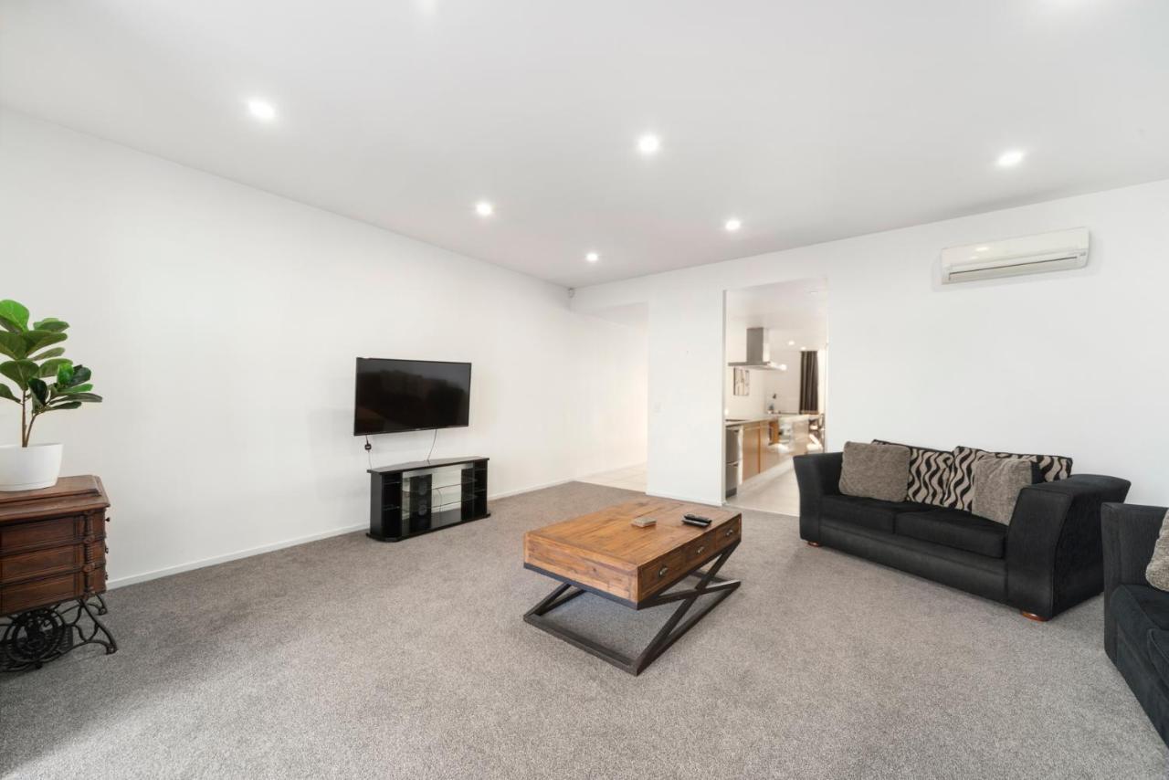 Lakeview Luxury - Taupo Holiday Apartment Екстер'єр фото